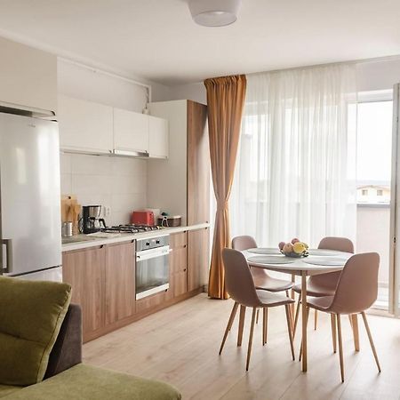 Paul'S Place. New Rooftop Apartment In Downtown 시비우 외부 사진