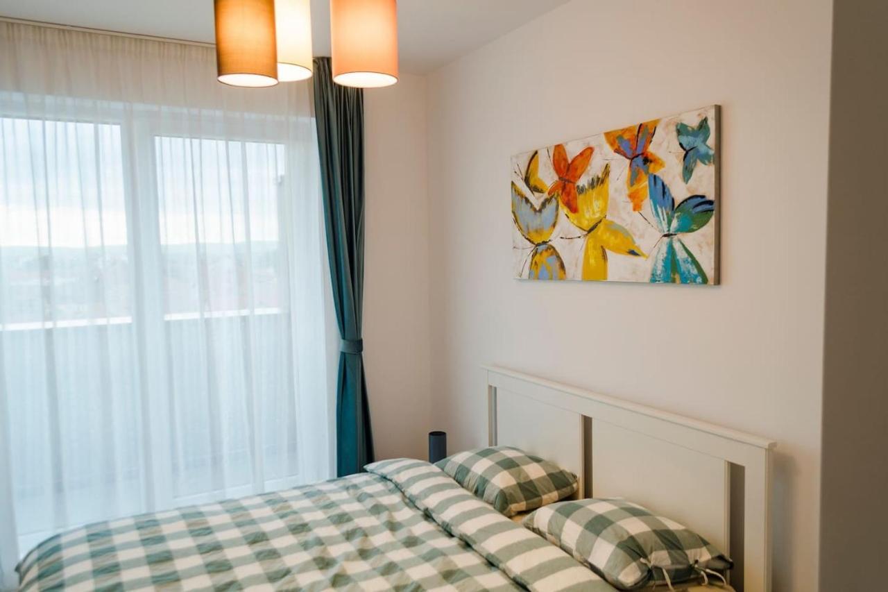 Paul'S Place. New Rooftop Apartment In Downtown 시비우 외부 사진