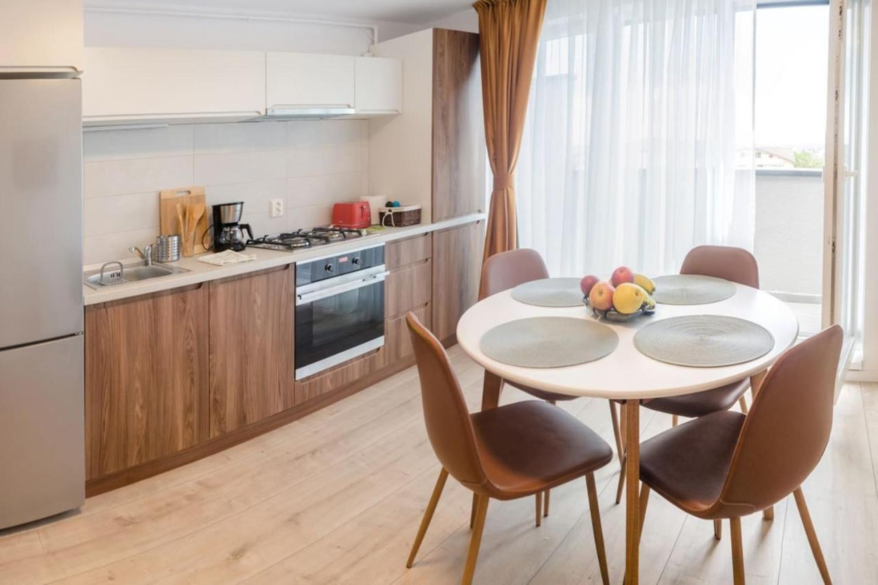 Paul'S Place. New Rooftop Apartment In Downtown 시비우 외부 사진